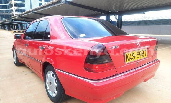 Oofamaa Mercedes‒Benz C–Class Red Makiinaa iti Nairobi keessatti Nairobi keessatti Oofamaa Mercedes‒Benz C–Class Red Makiinaa iti Nairobi keessatti Nairobi keessatti