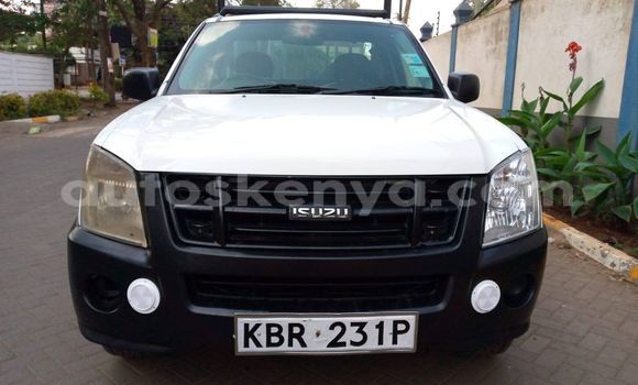 Oofamaa Isuzu D–MAX White Makiinaa iti Nairobi keessatti Nairobi keessatti