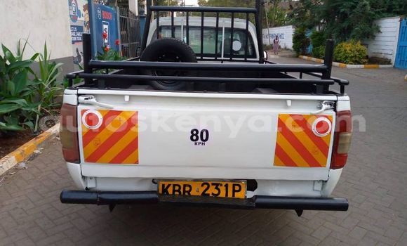 Oofamaa Isuzu D–MAX White Makiinaa iti Nairobi keessatti Nairobi keessatti Oofamaa Isuzu D–MAX White Makiinaa iti Nairobi keessatti Nairobi keessatti