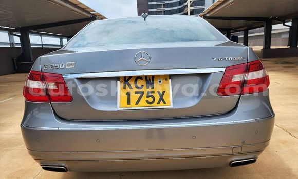 Oofamaa Mercedes‒Benz E–Class Blue Makiinaa iti Nairobi keessatti Nairobi keessatti Oofamaa Mercedes‒Benz E–Class Blue Makiinaa iti Nairobi keessatti Nairobi keessatti