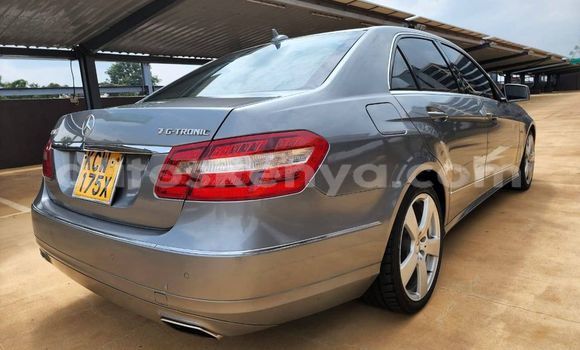 Oofamaa Mercedes‒Benz E–Class Blue Makiinaa iti Nairobi keessatti Nairobi keessatti Oofamaa Mercedes‒Benz E–Class Blue Makiinaa iti Nairobi keessatti Nairobi keessatti