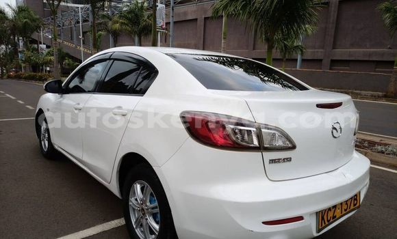 Oofamaa Mazda Axela White Makiinaa iti Nairobi keessatti Nairobi keessatti Oofamaa Mazda Axela White Makiinaa iti Nairobi keessatti Nairobi keessatti