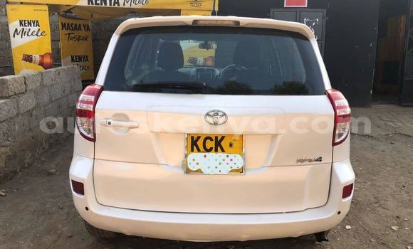 Oofamaa Toyota RAV4 White Makiinaa iti Nairobi keessatti Nairobi keessatti Oofamaa Toyota RAV4 White Makiinaa iti Nairobi keessatti Nairobi keessatti