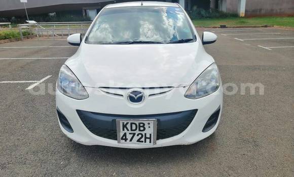 Nunua Ilio tumika Mazda Demio Nyeupe Gari ndani ya Nairobi nchini Nairobi