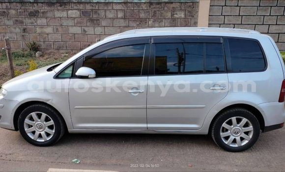 Nunua Ilio tumika Volkswagen Touran Fedha Gari ndani ya Nairobi nchini Nairobi Nunua Ilio tumika Volkswagen Touran Fedha Gari ndani ya Nairobi nchini Nairobi