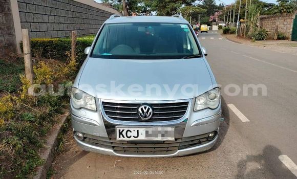 Oofamaa Volkswagen Touran Silver Makiinaa iti Nairobi keessatti Nairobi keessatti Oofamaa Volkswagen Touran Silver Makiinaa iti Nairobi keessatti Nairobi keessatti