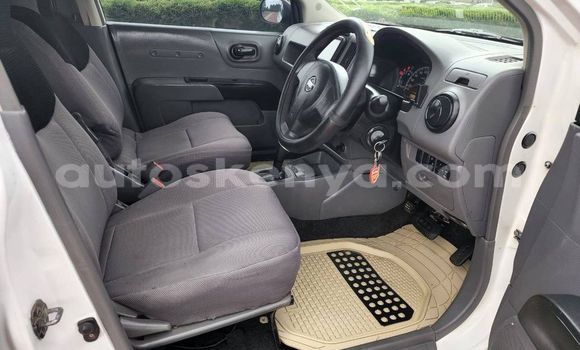 Oofamaa Nissan AD White Makiinaa iti Nairobi keessatti Nairobi keessatti Oofamaa Nissan AD White Makiinaa iti Nairobi keessatti Nairobi keessatti