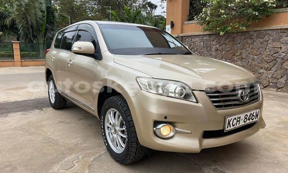 Oofamaa Toyota Vanguard Brown Makiinaa iti Nairobi keessatti Nairobi keessatti
