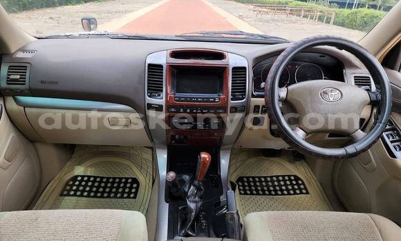Oofamaa Toyota Land Cruiser Prado Black Makiinaa iti Nairobi keessatti Nairobi keessatti Oofamaa Toyota Land Cruiser Prado Black Makiinaa iti Nairobi keessatti Nairobi keessatti