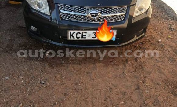 Oofamaa Toyota Fielder Black Makiinaa iti Nairobi keessatti Nairobi keessatti