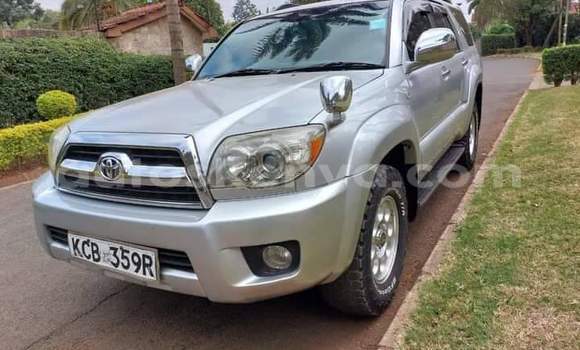Nunua Ilio tumika Toyota Hilux Fedha Gari ndani ya Nairobi nchini Nairobi