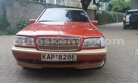 Oofamaa Mercedes‒Benz C–Class Other Makiinaa iti Limuru keessatti Nairobi keessatti Oofamaa Mercedes‒Benz C–Class Other Makiinaa iti Limuru keessatti Nairobi keessatti
