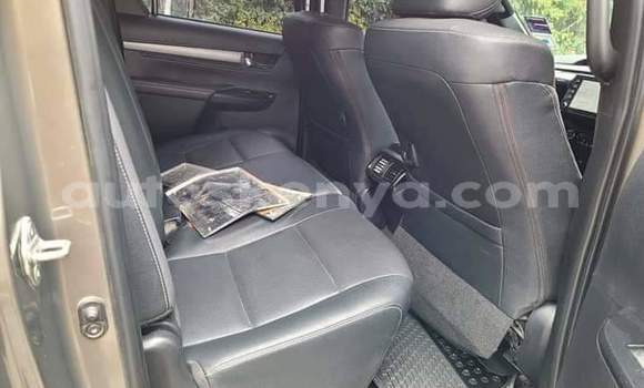 Buy Used Toyota Hiluxe Revo Green Car in Nairobi in Nairobi Buy Used Toyota Hiluxe Revo Green Car in Nairobi in Nairobi