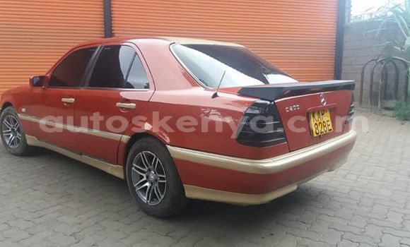 Oofamaa Mercedes‒Benz C–Class Other Makiinaa iti Limuru keessatti Nairobi keessatti Oofamaa Mercedes‒Benz C–Class Other Makiinaa iti Limuru keessatti Nairobi keessatti