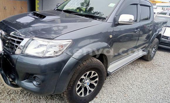 Nunua Ilio tumika Toyota Hilux Bluu Gari ndani ya Mombasa nchini Kenya ya Pwani