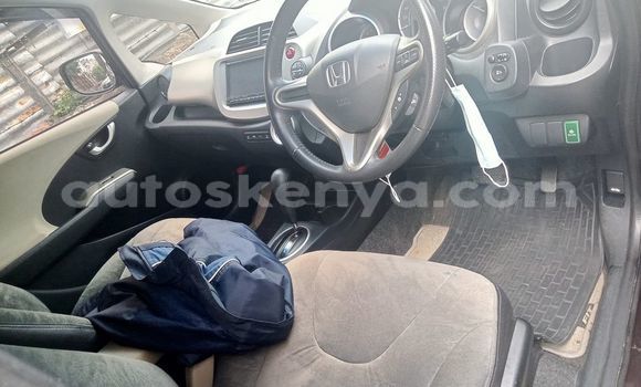 Nunua Ilio tumika Honda Fit Nyingine Gari ndani ya Mombasa nchini Kenya ya Pwani Nunua Ilio tumika Honda Fit Nyingine Gari ndani ya Mombasa nchini Kenya ya Pwani