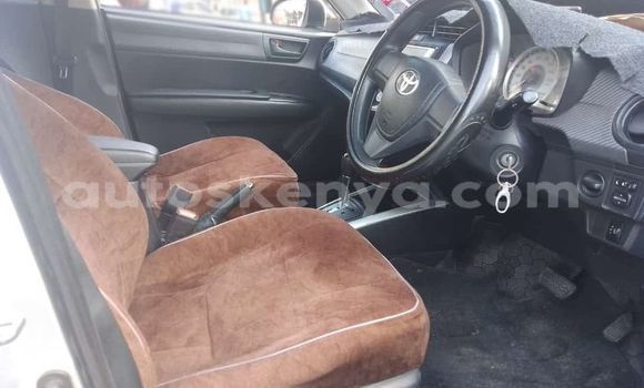 Nunua Ilio tumika Toyota Fielder Fedha Gari ndani ya Mombasa nchini Kenya ya Pwani Nunua Ilio tumika Toyota Fielder Fedha Gari ndani ya Mombasa nchini Kenya ya Pwani