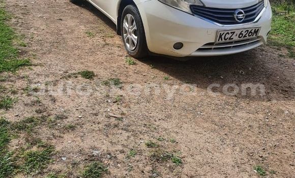 Oofamaa Nissan Note White Makiinaa iti Mombasa keessatti Coastal Kenya keessatti