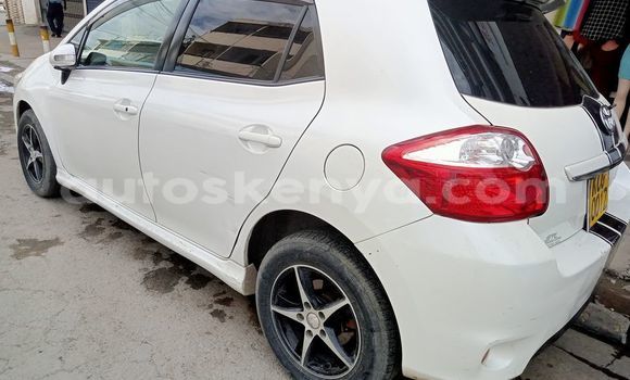 Nunua Ilio tumika Toyota Auris Nyeupe Gari ndani ya Mombasa nchini Kenya ya Pwani