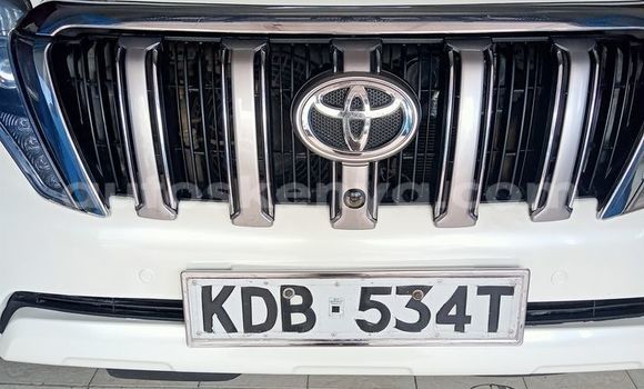 Nunua Ilio tumika Toyota Land Cruiser Prado Nyeupe Gari ndani ya Mombasa nchini Kenya ya Pwani Nunua Ilio tumika Toyota Land Cruiser Prado Nyeupe Gari ndani ya Mombasa nchini Kenya ya Pwani