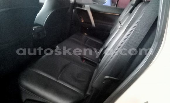 Nunua Ilio tumika Toyota Land Cruiser Prado Nyeupe Gari ndani ya Mombasa nchini Kenya ya Pwani Nunua Ilio tumika Toyota Land Cruiser Prado Nyeupe Gari ndani ya Mombasa nchini Kenya ya Pwani