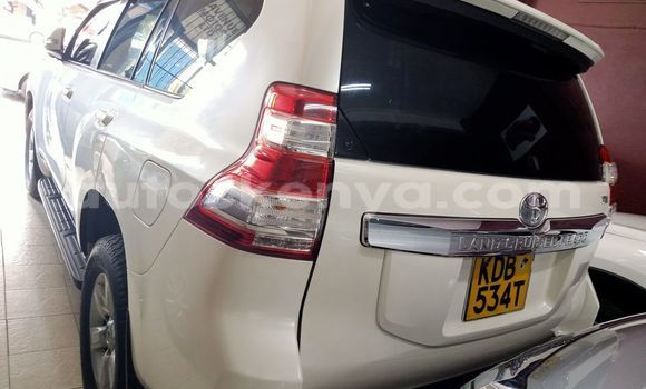 Nunua Ilio tumika Toyota Land Cruiser Prado Nyeupe Gari ndani ya Mombasa nchini Kenya ya Pwani Nunua Ilio tumika Toyota Land Cruiser Prado Nyeupe Gari ndani ya Mombasa nchini Kenya ya Pwani