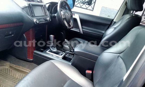 Nunua Ilio tumika Toyota Land Cruiser Prado Nyeusi Gari ndani ya Mombasa nchini Kenya ya Pwani Nunua Ilio tumika Toyota Land Cruiser Prado Nyeusi Gari ndani ya Mombasa nchini Kenya ya Pwani