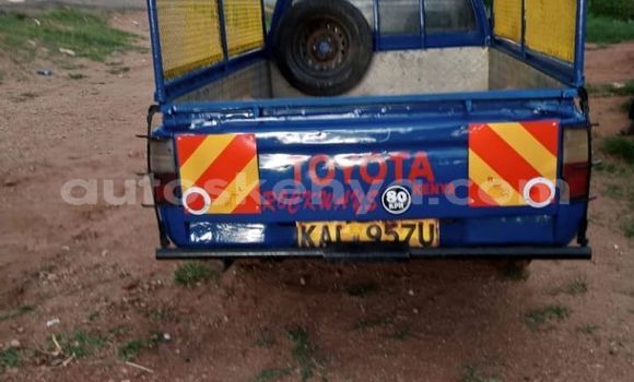 Nunua Ilio tumika Toyota Hilux Bluu Gari ndani ya Mombasa nchini Kenya ya Pwani Nunua Ilio tumika Toyota Hilux Bluu Gari ndani ya Mombasa nchini Kenya ya Pwani
