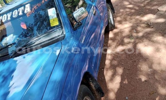 Nunua Ilio tumika Toyota Hilux Bluu Gari ndani ya Mombasa nchini Kenya ya Pwani Nunua Ilio tumika Toyota Hilux Bluu Gari ndani ya Mombasa nchini Kenya ya Pwani
