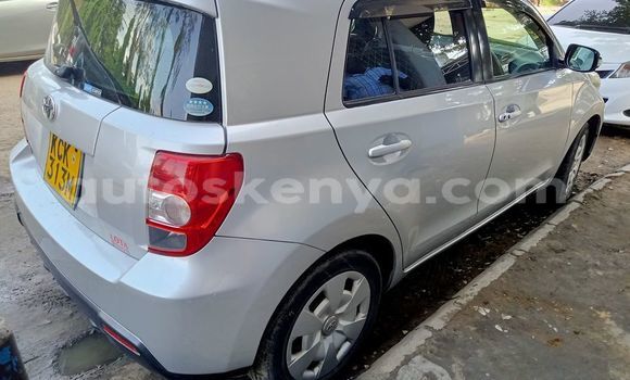 Nunua Ilio tumika Toyota IST Fedha Gari ndani ya Mombasa nchini Kenya ya Pwani