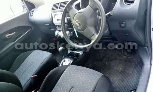 Nunua Ilio tumika Toyota IST Fedha Gari ndani ya Mombasa nchini Kenya ya Pwani Nunua Ilio tumika Toyota IST Fedha Gari ndani ya Mombasa nchini Kenya ya Pwani