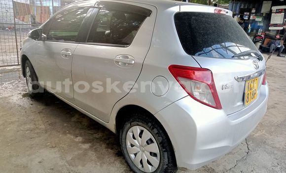 Nunua Ilio tumika Toyota Vitz Fedha Gari ndani ya Mombasa nchini Kenya ya Pwani Nunua Ilio tumika Toyota Vitz Fedha Gari ndani ya Mombasa nchini Kenya ya Pwani
