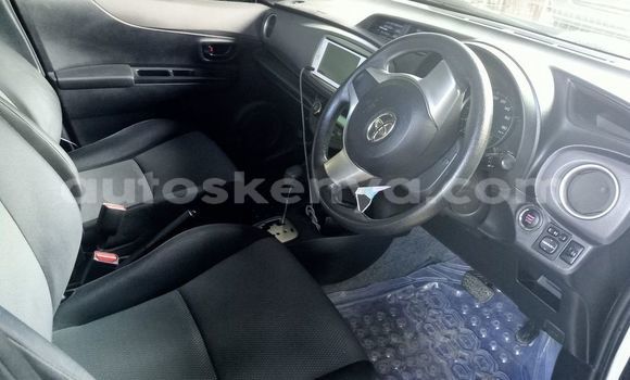 Nunua Ilio tumika Toyota Vitz Fedha Gari ndani ya Mombasa nchini Kenya ya Pwani Nunua Ilio tumika Toyota Vitz Fedha Gari ndani ya Mombasa nchini Kenya ya Pwani