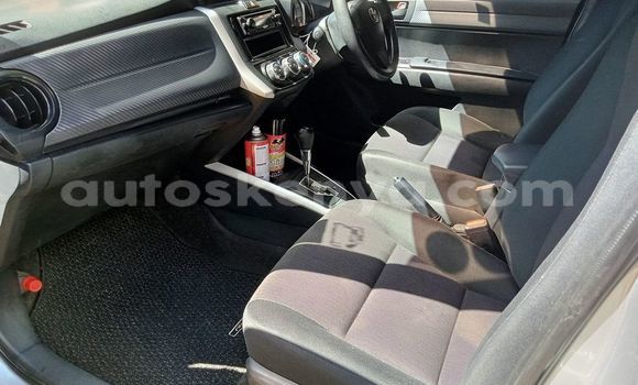 Nunua Ilio tumika Toyota Fielder Fedha Gari ndani ya Mombasa nchini Kenya ya Pwani Nunua Ilio tumika Toyota Fielder Fedha Gari ndani ya Mombasa nchini Kenya ya Pwani