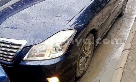 Nunua Ilio tumika Toyota Crown Bluu Gari ndani ya Mombasa nchini Kenya ya Pwani Nunua Ilio tumika Toyota Crown Bluu Gari ndani ya Mombasa nchini Kenya ya Pwani