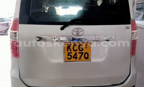 Nunua Ilio tumika Toyota Noah Fedha Gari ndani ya Mombasa nchini Kenya ya Pwani Nunua Ilio tumika Toyota Noah Fedha Gari ndani ya Mombasa nchini Kenya ya Pwani