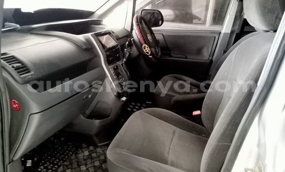 Nunua Ilio tumika Toyota Noah Fedha Gari ndani ya Mombasa nchini Kenya ya Pwani Nunua Ilio tumika Toyota Noah Fedha Gari ndani ya Mombasa nchini Kenya ya Pwani