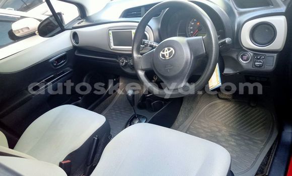 Nunua Ilio tumika Toyota Vitz Nyekundu Gari ndani ya Mombasa nchini Kenya ya Pwani Nunua Ilio tumika Toyota Vitz Nyekundu Gari ndani ya Mombasa nchini Kenya ya Pwani