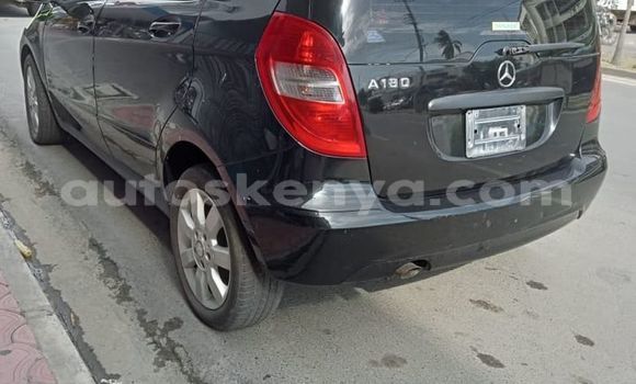 Nunua Ilio tumika Mercedes‒Benz A–Class Nyeusi Gari ndani ya Mombasa nchini Kenya ya Pwani Nunua Ilio tumika Mercedes‒Benz A–Class Nyeusi Gari ndani ya Mombasa nchini Kenya ya Pwani