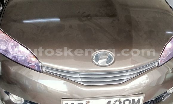 Oofamaa Toyota Wish Brown Makiinaa iti Mombasa keessatti Coastal Kenya keessatti
