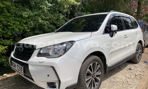 Oofamaa Subaru Forester White Makiinaa iti Nairobi keessatti Nairobi keessatti
