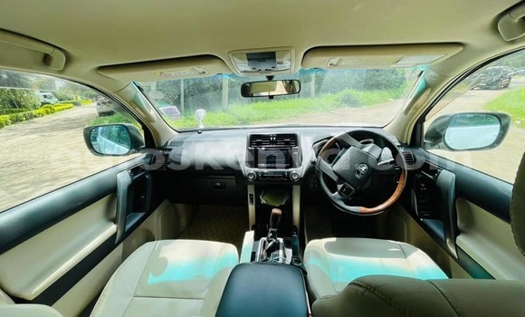 Buy Used Toyota Land Cruiser White Car in Nairobi in Nairobi Buy Used Toyota Land Cruiser White Car in Nairobi in Nairobi