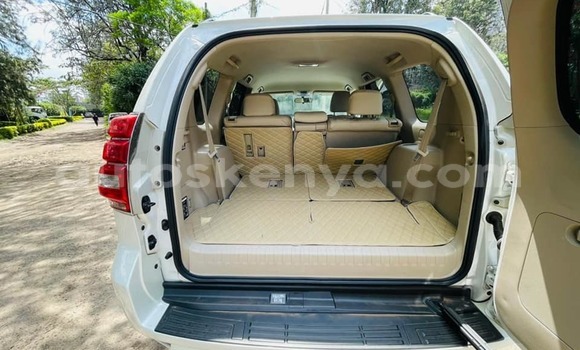 Buy Used Toyota Land Cruiser White Car in Nairobi in Nairobi Buy Used Toyota Land Cruiser White Car in Nairobi in Nairobi