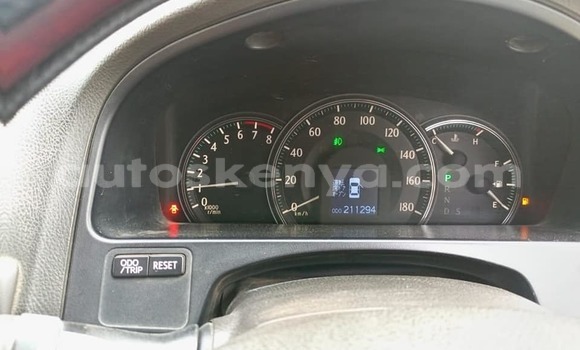 Nunua Ilio tumika Toyota Crown Nyeupe Gari ndani ya Nairobi nchini Nairobi Nunua Ilio tumika Toyota Crown Nyeupe Gari ndani ya Nairobi nchini Nairobi