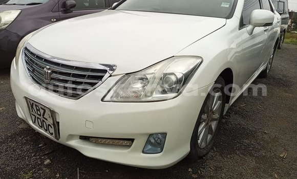 Nunua Ilio tumika Toyota Crown Nyeupe Gari ndani ya Nairobi nchini Nairobi Nunua Ilio tumika Toyota Crown Nyeupe Gari ndani ya Nairobi nchini Nairobi