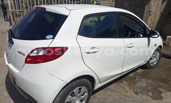 Nunua Ilio tumika Mazda Demio Nyeupe Gari ndani ya Nairobi nchini Nairobi Nunua Ilio tumika Mazda Demio Nyeupe Gari ndani ya Nairobi nchini Nairobi