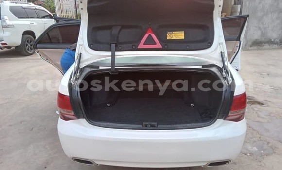 Nunua Ilio tumika Toyota Crown Nyeupe Gari ndani ya Nairobi nchini Nairobi Nunua Ilio tumika Toyota Crown Nyeupe Gari ndani ya Nairobi nchini Nairobi