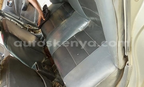 Nunua Ilio tumika Toyota Carina Beige Gari ndani ya Nairobi nchini Nairobi Nunua Ilio tumika Toyota Carina Beige Gari ndani ya Nairobi nchini Nairobi
