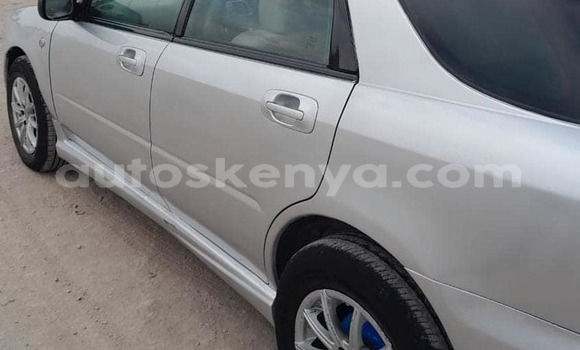 Oofamaa Subaru Impreza Silver Makiinaa iti Nairobi keessatti Nairobi keessatti