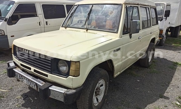 Oofamaa Mitsubishi Pajero Beige Makiinaa iti Nairobi keessatti Nairobi keessatti Oofamaa Mitsubishi Pajero Beige Makiinaa iti Nairobi keessatti Nairobi keessatti